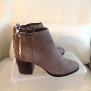 ALDO Taupe (Tan) Suede Block Heel Closed Toe Zip Ankle Boots Women's Size 8.5